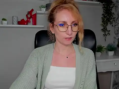 CinderellaMoon online show from March 2026 06:28:02 AM