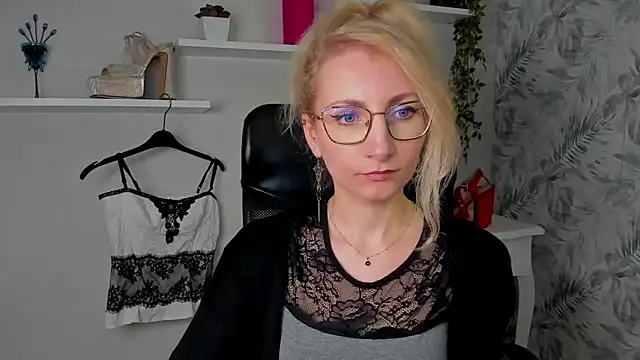 CinderellaMoon online show from March 2026 05:20:02 AM