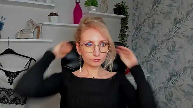 CinderellaMoon online show from March 2026 06:24:02 AM