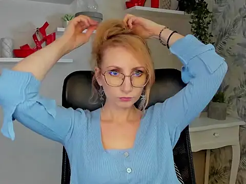 CinderellaMoon online show from March 2026 06:31:02 AM