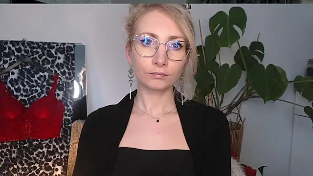 CinderellaMoon online show from April 2026 05:20:02 AM