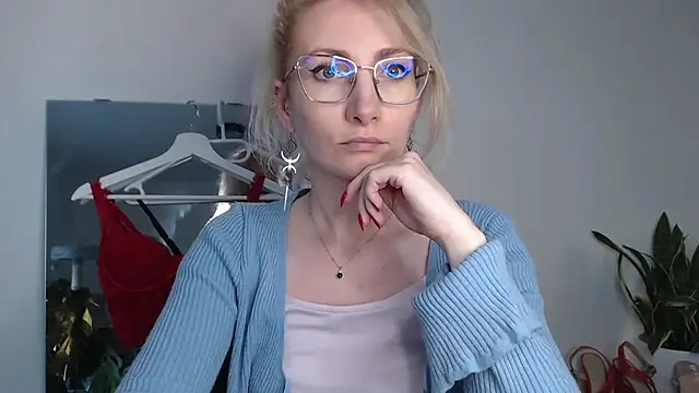 CinderellaMoon online show from April 2026 05:31:01 AM