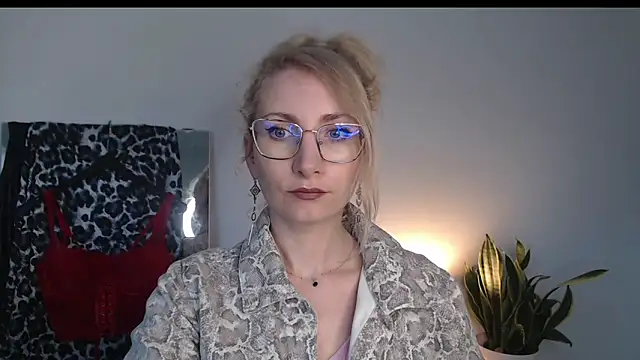 CinderellaMoon online show from April 2026 05:31:02 AM