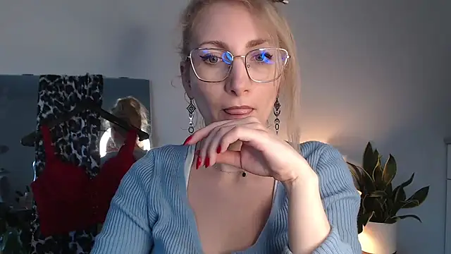 CinderellaMoon online show from April 2026 05:36:01 AM