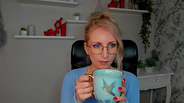 CinderellaMoon online show from March 2026 06:27:01 AM