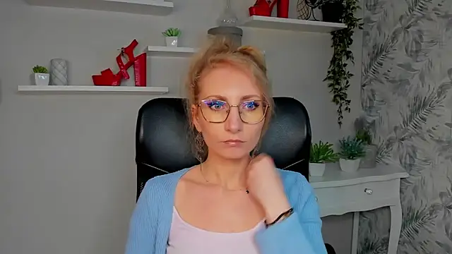 CinderellaMoon online show from March 2026 06:24:01 AM