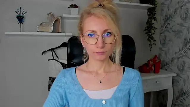 CinderellaMoon online show from March 2026 05:20:02 AM