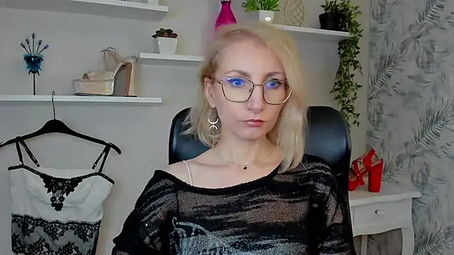 CinderellaMoon online show from March 2026 06:24:02 AM