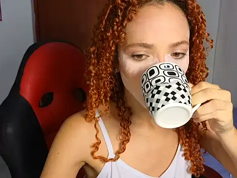 Snapshot of CandyyMonroe chatting on February 2026 12:07:01 PM CandyyMonroe online show from February 2026 12:07:01 PM