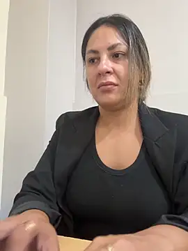 leona-david online show from April 2026 12:45:01 PM