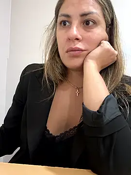 Snapshot of leona-david chatting on June 2026 03:34:01 PM leona-david online show from June 2026 03:34:01 PM