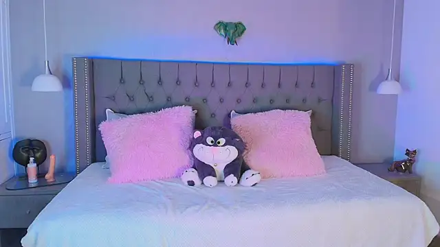 angelina honey  online show from April 2026 04:03:01 AM