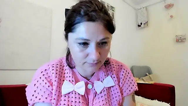 Snapshot of EVELYNA88 chatting on June 2026 04:26:02 PM EVELYNA88 online show from June 2026 04:26:02 PM