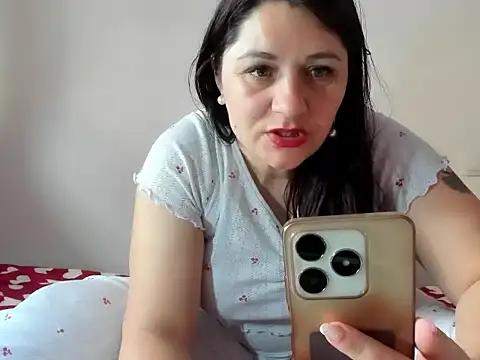 EVELYNA88 online show from February 2026 11:42:02 AM