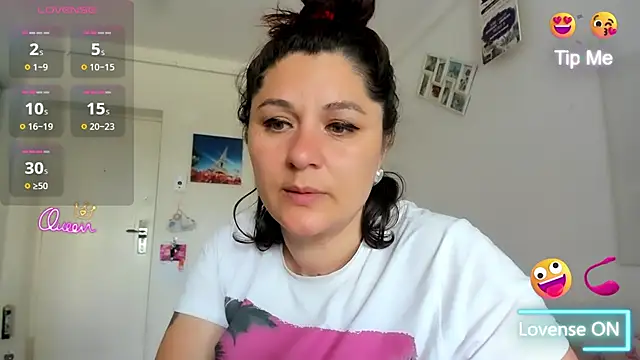 Snapshot of EVELYNA88 chatting on July 2026 11:17:02 AM EVELYNA88 online show from July 2026 11:17:02 AM
