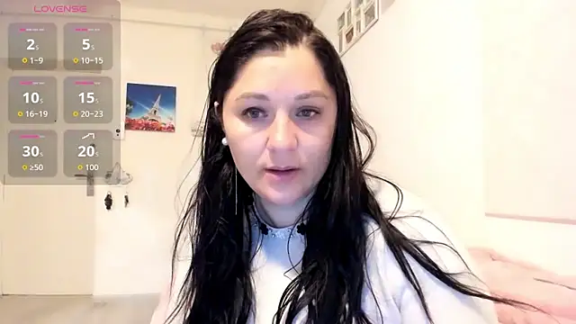 Snapshot of EVELYNA88 chatting on May 2026 05:34:02 PM EVELYNA88 online show from May 2026 05:34:02 PM