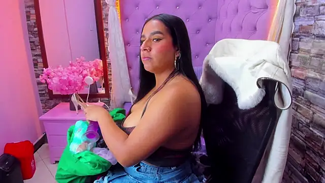 Scarlett Moom online show from July 2026 04:43:02 AM
