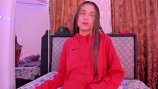 Snapshot of Sophie_vega1 chatting on June 2026 04:35:02 PM Sophie vega1 online show from June 2026 04:35:02 PM