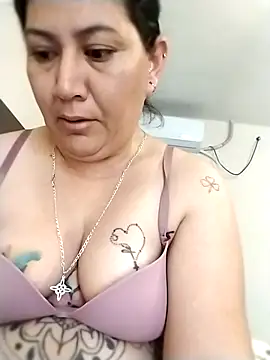 Snapshot of Arely_Sweet chatting on February 2026 03:53:02 PM Arely Sweet online show from February 2026 03:53:02 PM