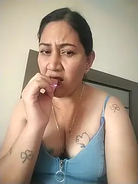 Snapshot of Arely_Sweet chatting on February 2026 07:57:02 PM Arely Sweet online show from February 2026 07:57:02 PM