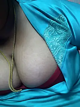 kavinisha online show from February 2026 10:42:01 PM