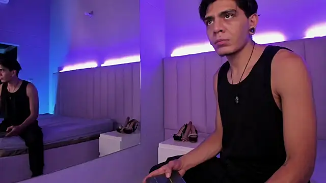 abrilandjulian online show from July 2026 07:57:02 PM