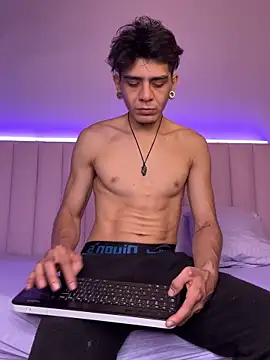 abrilandjulian online show from March 2026 12:05:01 PM