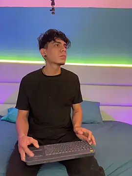 abrilandjulian online show from March 2026 11:47:02 AM