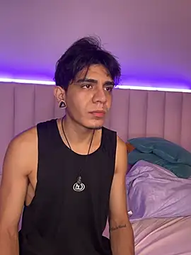 abrilandjulian online show from April 2026 12:07:02 PM