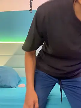 abrilandjulian online show from March 2026 11:32:02 AM