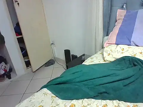 Sexybee01 online show from June 2026 06:56:01 PM