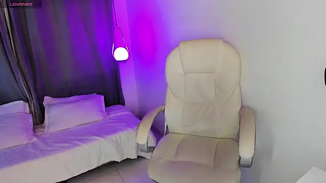 Irisbeel online show from April 2026 05:10:02 AM