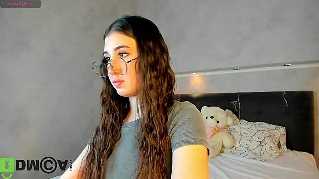 Emily Lews online show from March 2026 01:13:02 AM