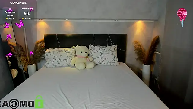 Emily Lews online show from March 2026 09:02:02 AM