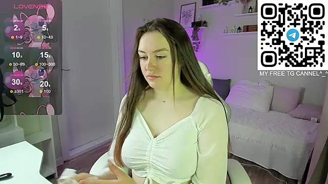 Laura CollinsS online show from April 2026 01:18:01 AM
