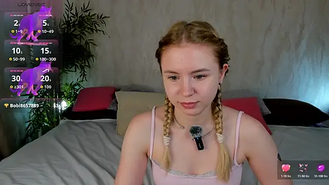 Snapshot of Linda__Bloom chatting on July 2026 03:23:01 AM Linda Bloom online show from July 2026 03:23:01 AM