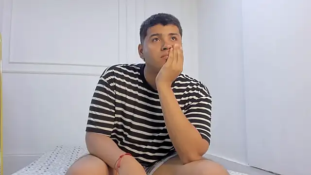 Snapshot of lalitopp chatting on March 2026 01:44:02 AM lalitopp online show from March 2026 01:44:02 AM