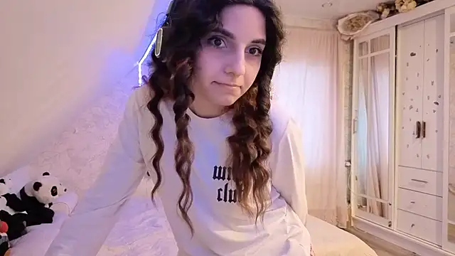Blissmissataeses online show from March 2026 12:05:01 PM