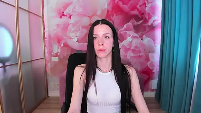 Snapshot of NoirDiva chatting on May 2026 06:21:01 AM NoirDiva online show from May 2026 06:21:01 AM