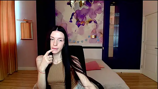 NoirDiva online show from April 2026 06:05:01 AM