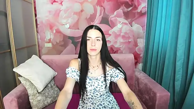 Snapshot of NoirDiva chatting on July 2026 05:43:02 AM NoirDiva online show from July 2026 05:43:02 AM