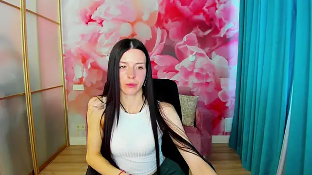 Snapshot of NoirDiva chatting on May 2026 05:54:01 AM NoirDiva online show from May 2026 05:54:01 AM