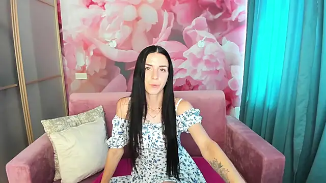 Snapshot of NoirDiva chatting on July 2026 07:34:02 AM NoirDiva online show from July 2026 07:34:02 AM