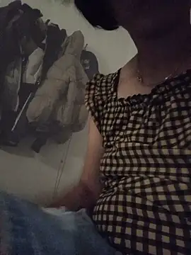 Amelia-aa online show from May 2026 05:13:01 PM