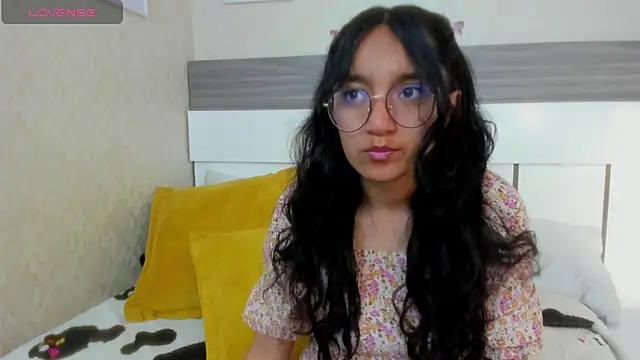 Emilyblussh online show from February 2026 06:19:01 PM