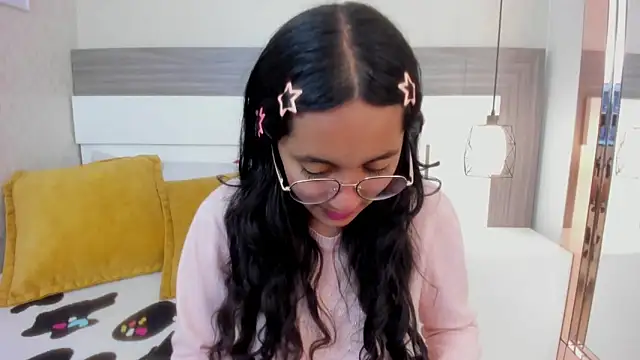 Emilyblussh online show from February 2026 06:52:01 PM