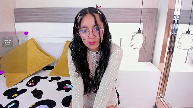 Emilyblussh online show from March 2026 06:42:02 PM