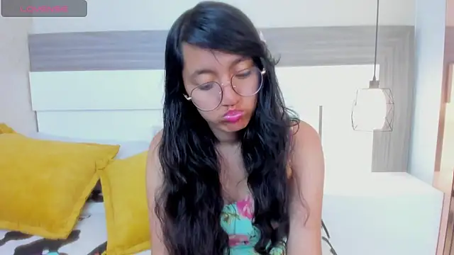 Emilyblussh online show from February 2026 01:13:02 PM