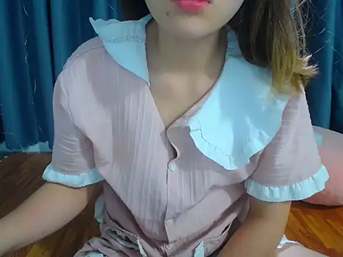 Snapshot of Lunababty chatting on March 2026 05:07:01 AM Lunababty online show from March 2026 05:07:01 AM