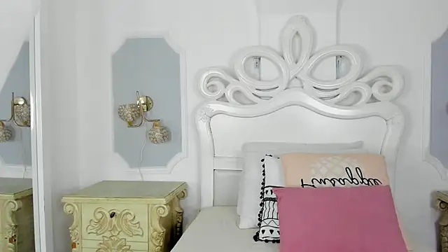 pinkmoon30 online show from March 2026 05:13:02 PM